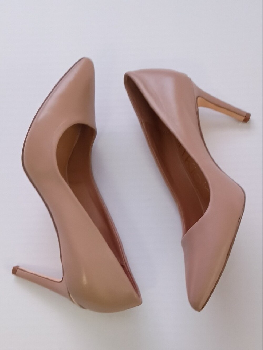 Calvin Klein Kirstin Blush Pointed-Toe Leather Pumps - Picture 3 of 10